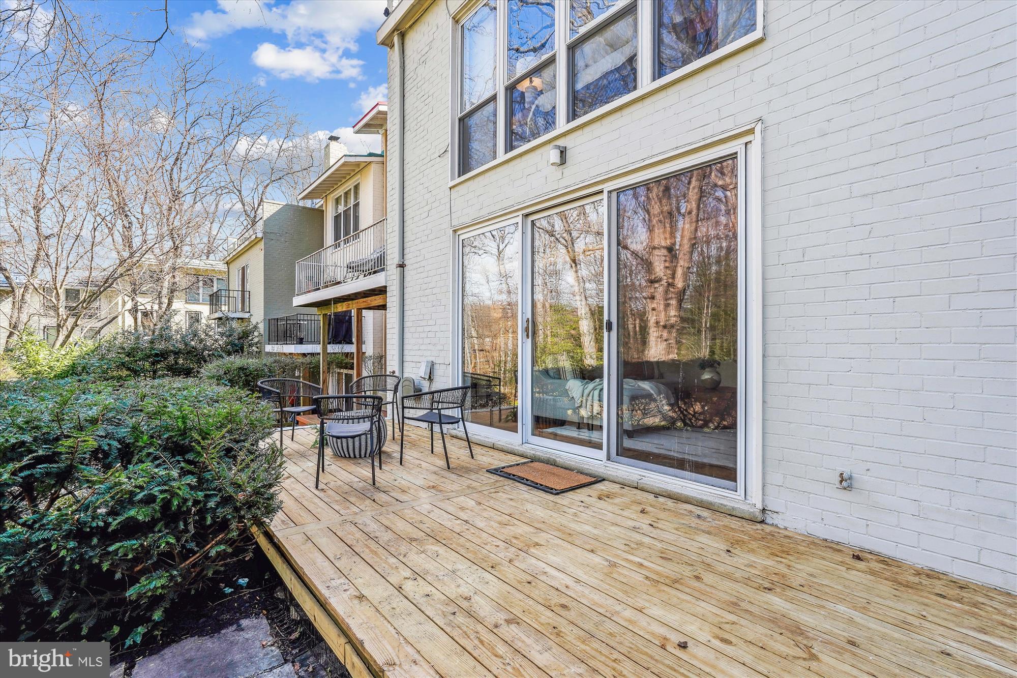 11472 Orchard Lane Reston, VA 20190 - Photo 15 of 47 Deck