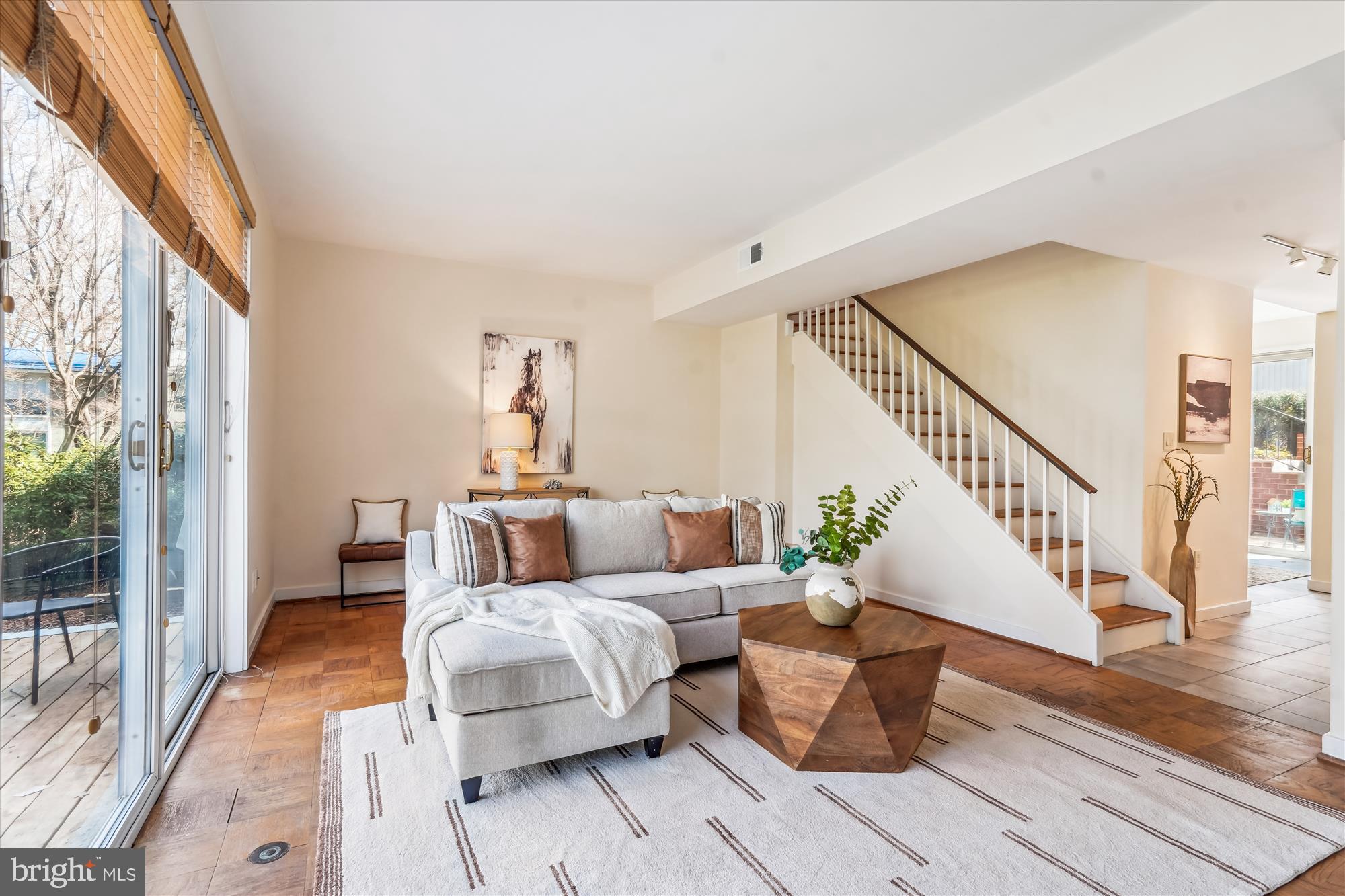 11472 Orchard Lane Reston, VA 20190 - Photo 16 of 47 Living Room