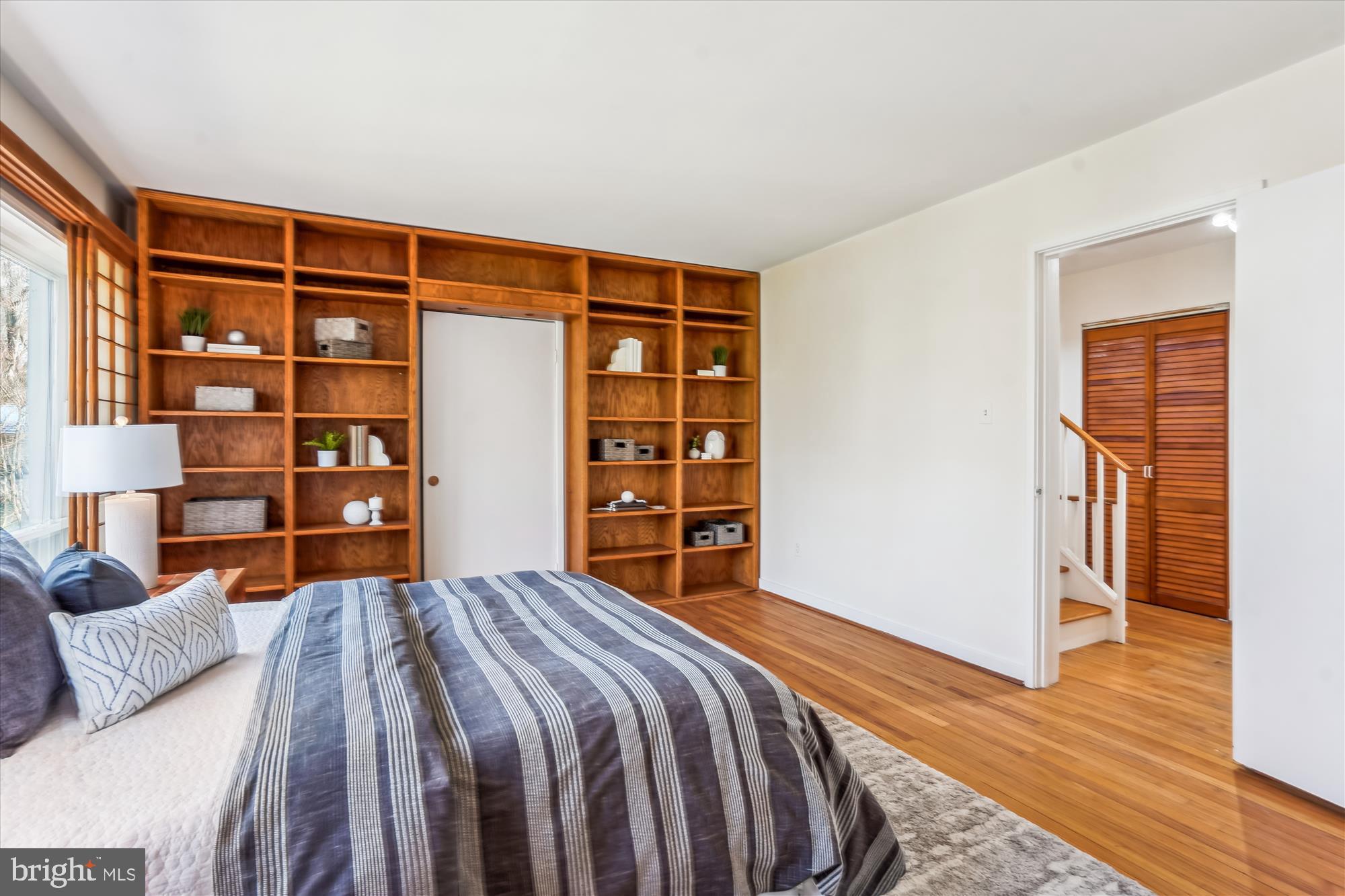11472 Orchard Lane Reston, VA 20190 - Photo 19 of 47 Primary Bedroom