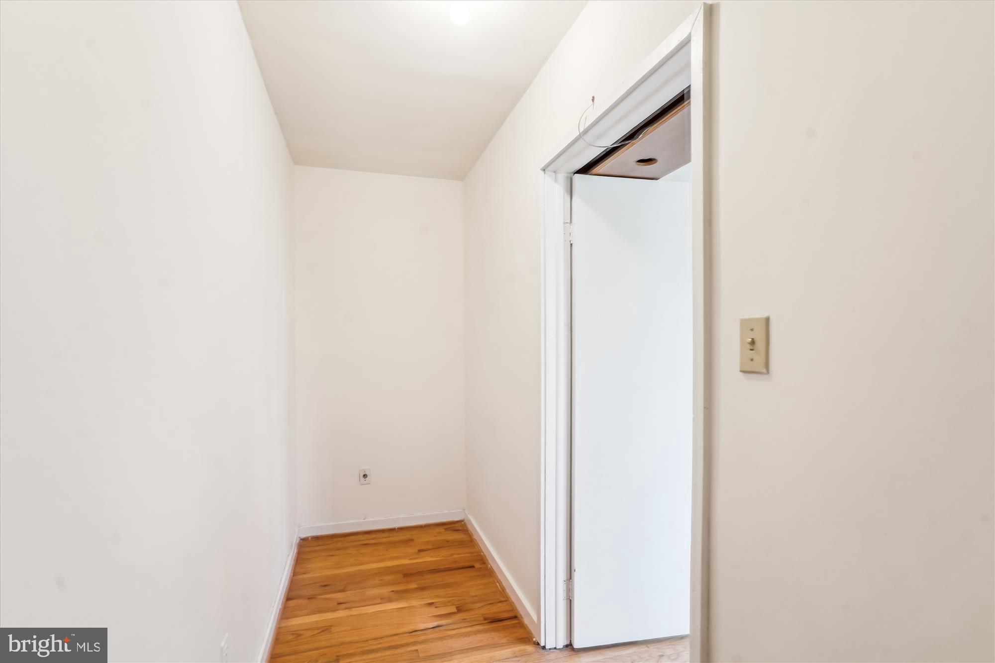 11472 Orchard Lane Reston, VA 20190 - Photo 28 of 47 Hall