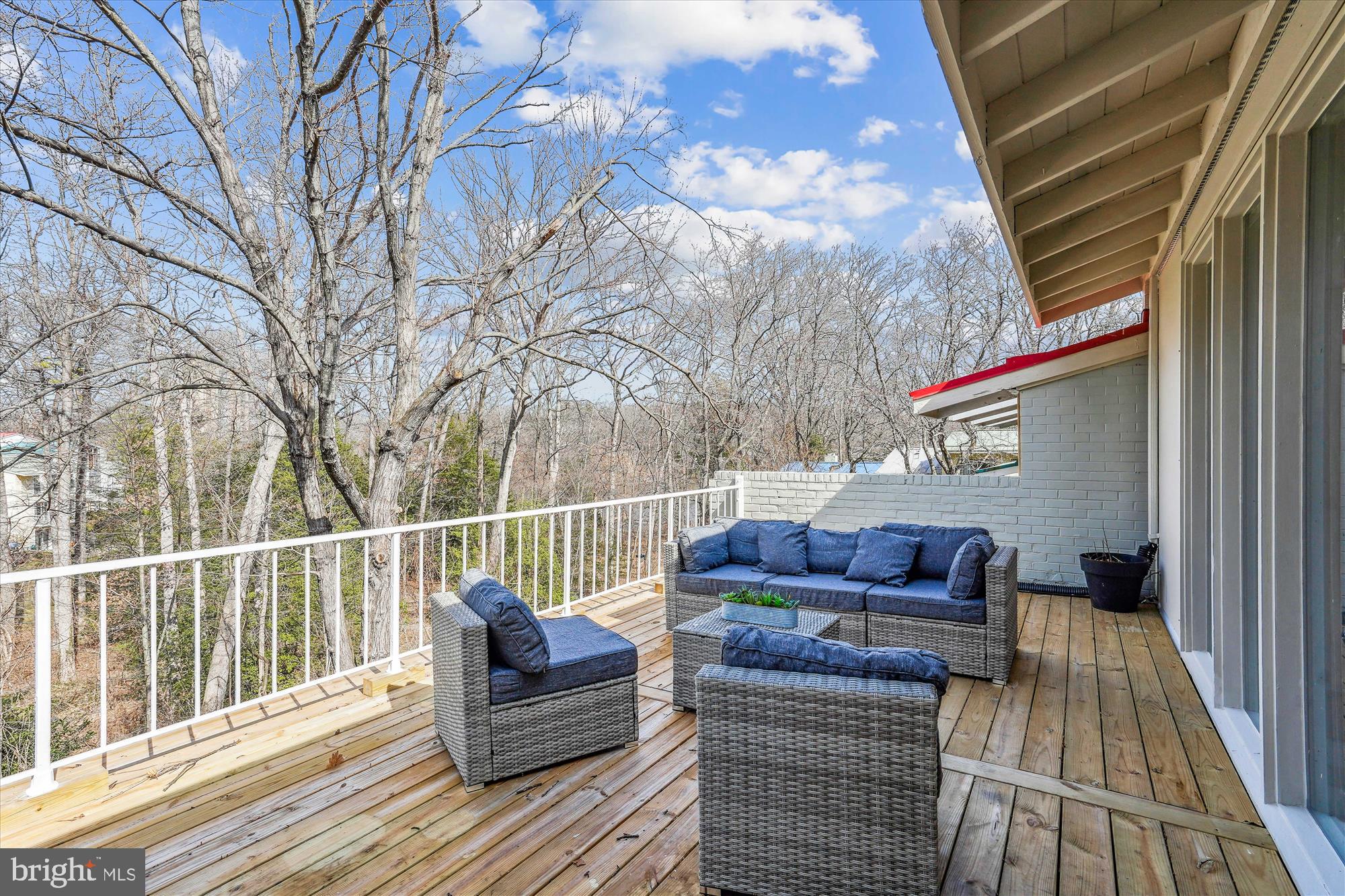 11472 Orchard Lane Reston, VA 20190 - Photo 33 of 47 3rd Floor Deck off Family Room