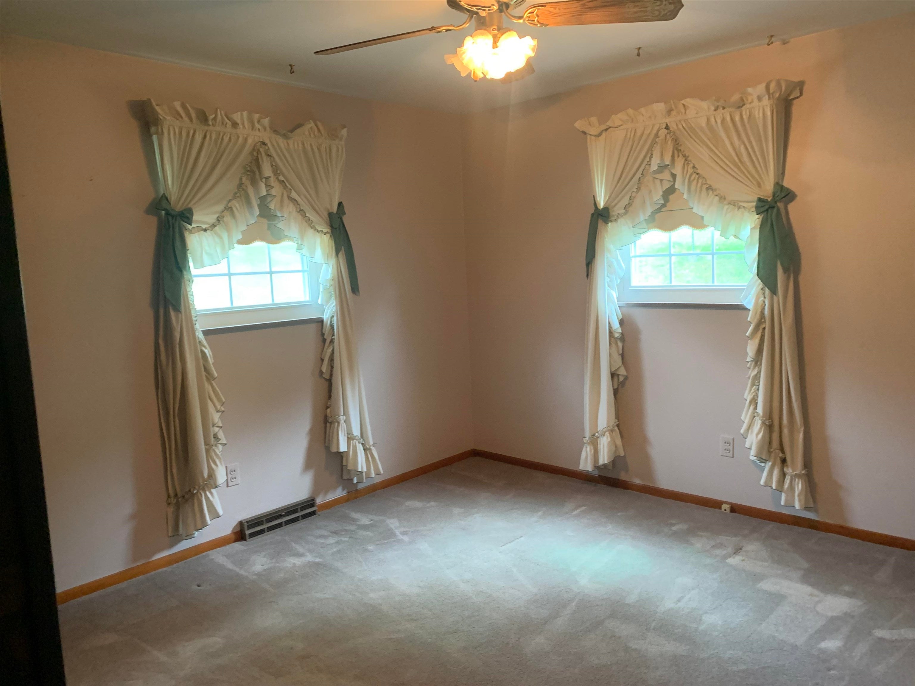5181 West Pea Ridge Road Huntington, WV 25705 - Photo 8 of 18 Gallery Image 8