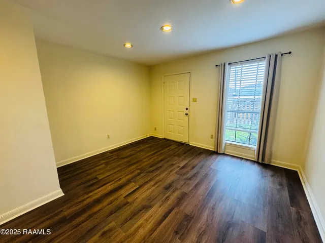 $1,295 | 2419 Robley Drive, Lafayette, LA 70503