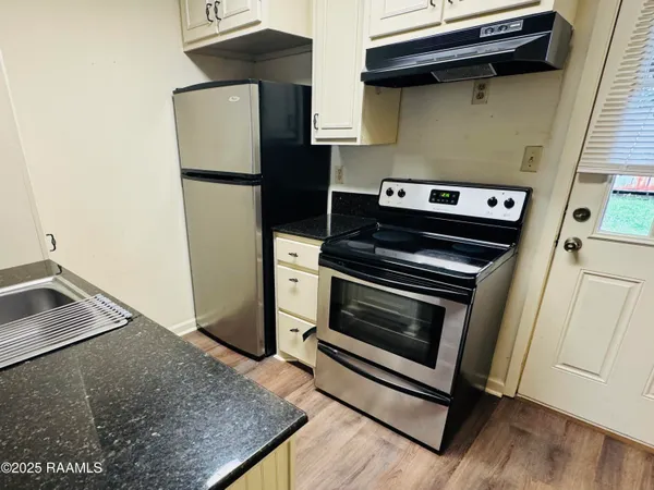 $1,295 | 2419 Robley Drive, Lafayette, LA 70503