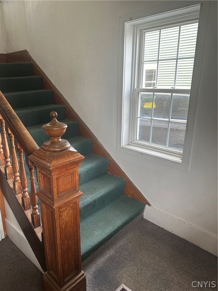 312 Seneca Street Fulton, NY 13069 - Photo 17 of 22 First step in from front door, Drycleaners to the