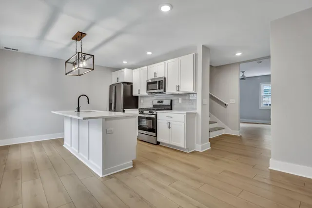 $2,700 | 90 Hanover Street, Unit B, Charleston, SC 29403