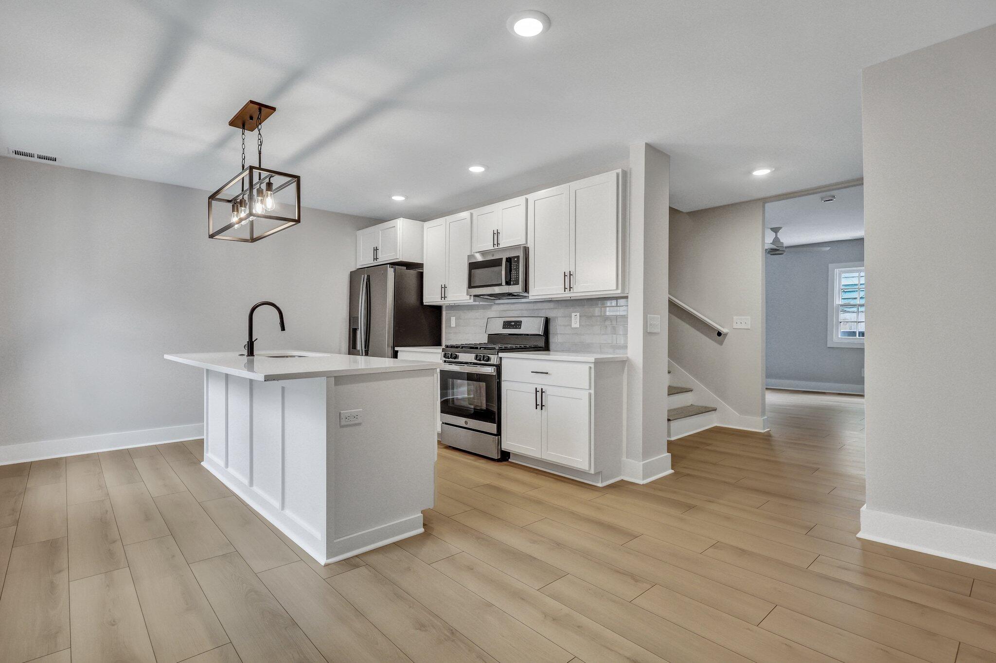 90 Hanover Street, Unit B Charleston, SC 29403 - Photo 3 of 14 Open Kitchen