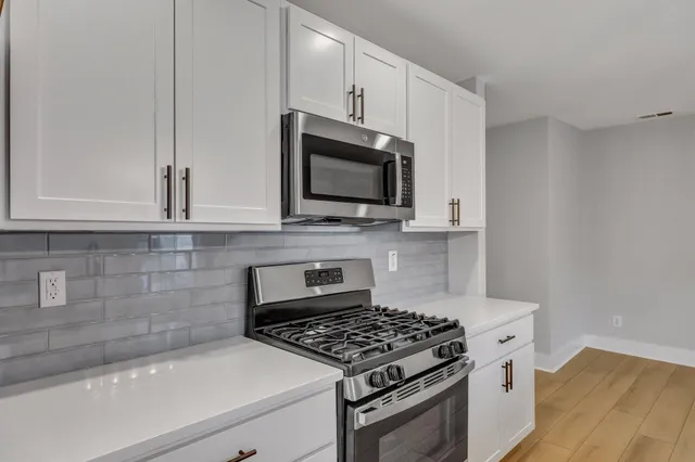 $2,700 | 90 Hanover Street, Unit B, Charleston, SC 29403