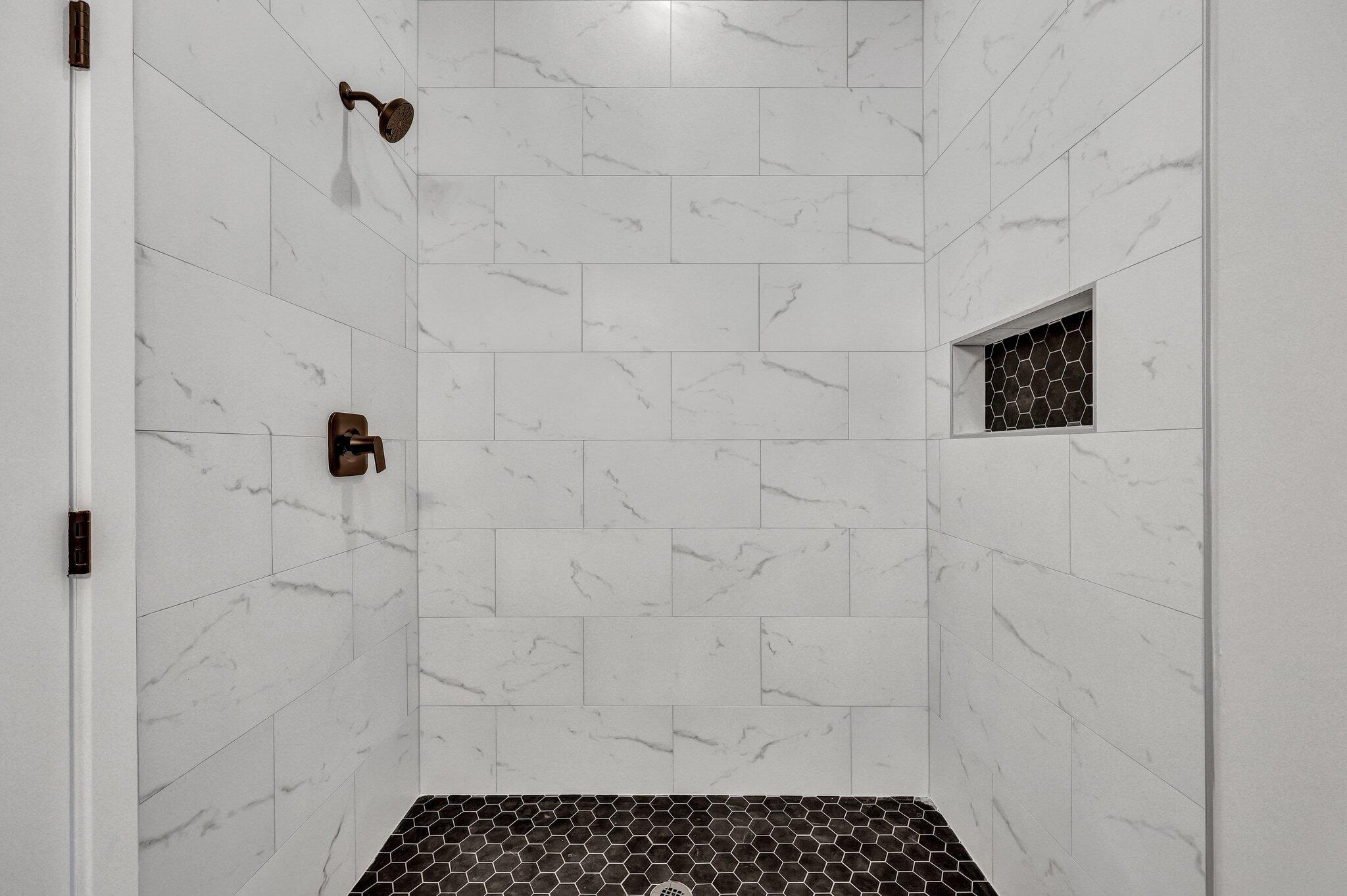 90 Hanover Street, Unit B Charleston, SC 29403 - Photo 10 of 14 Full Bath