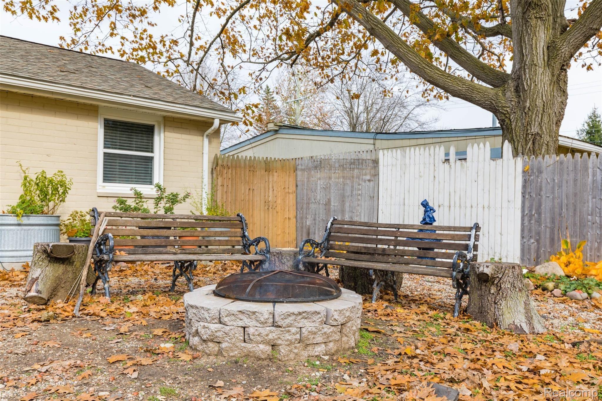 48437 Willis Road Belleville, MI 48111 - Photo 16 of 29 47076 Willis Rd-11.jpg