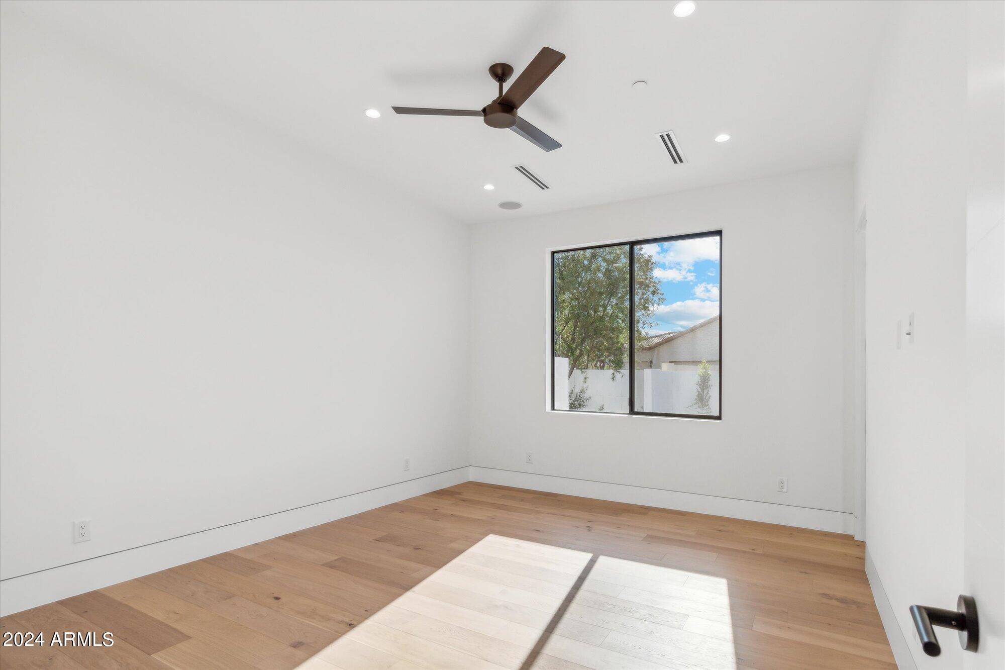 4116 East Mountain View Road Phoenix, AZ 85028 - Photo 35 of 100 030-DSC_4542
