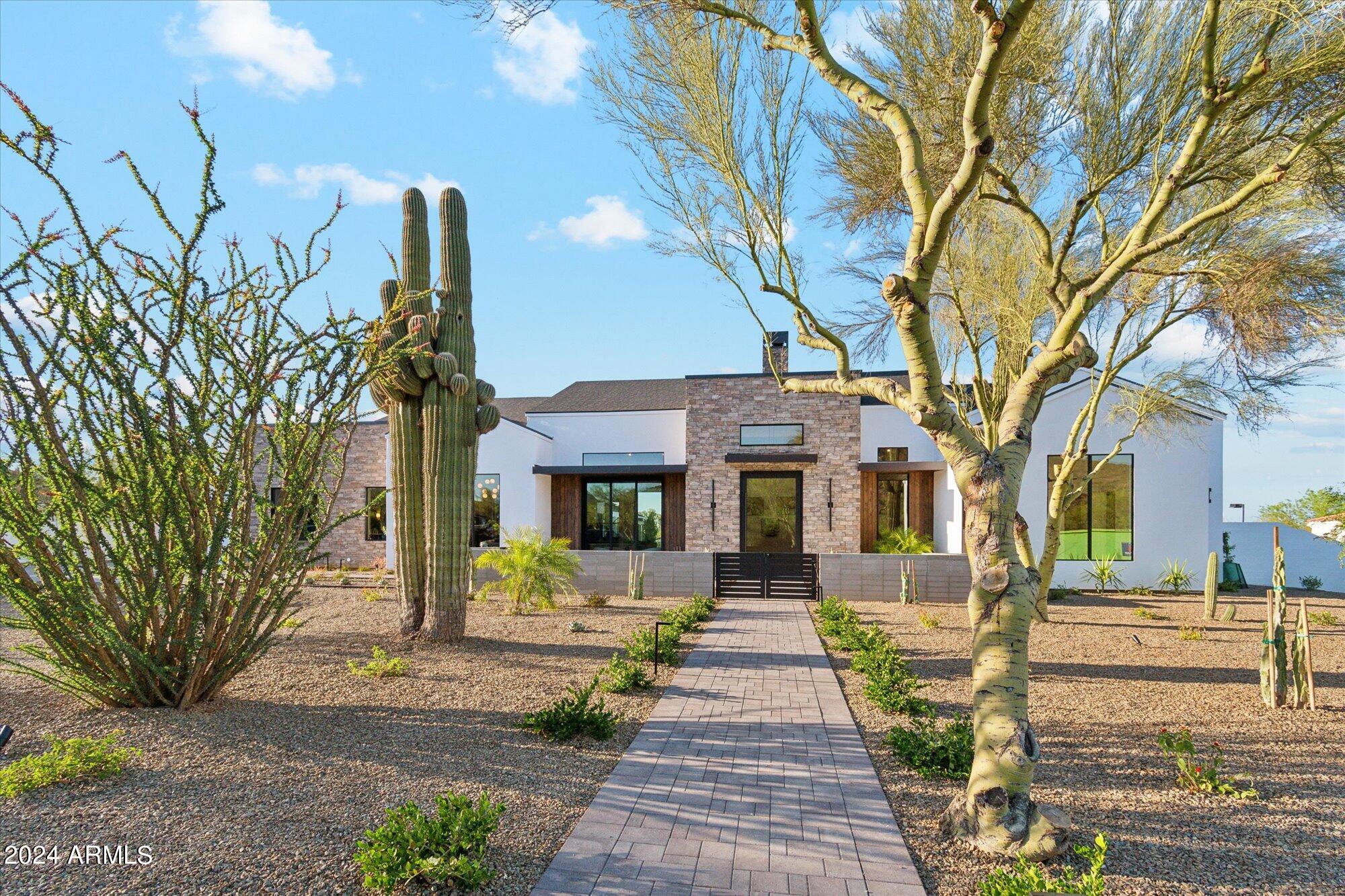 4116 East Mountain View Road Phoenix, AZ 85028 - Photo 4 of 100 002-DSC_4712