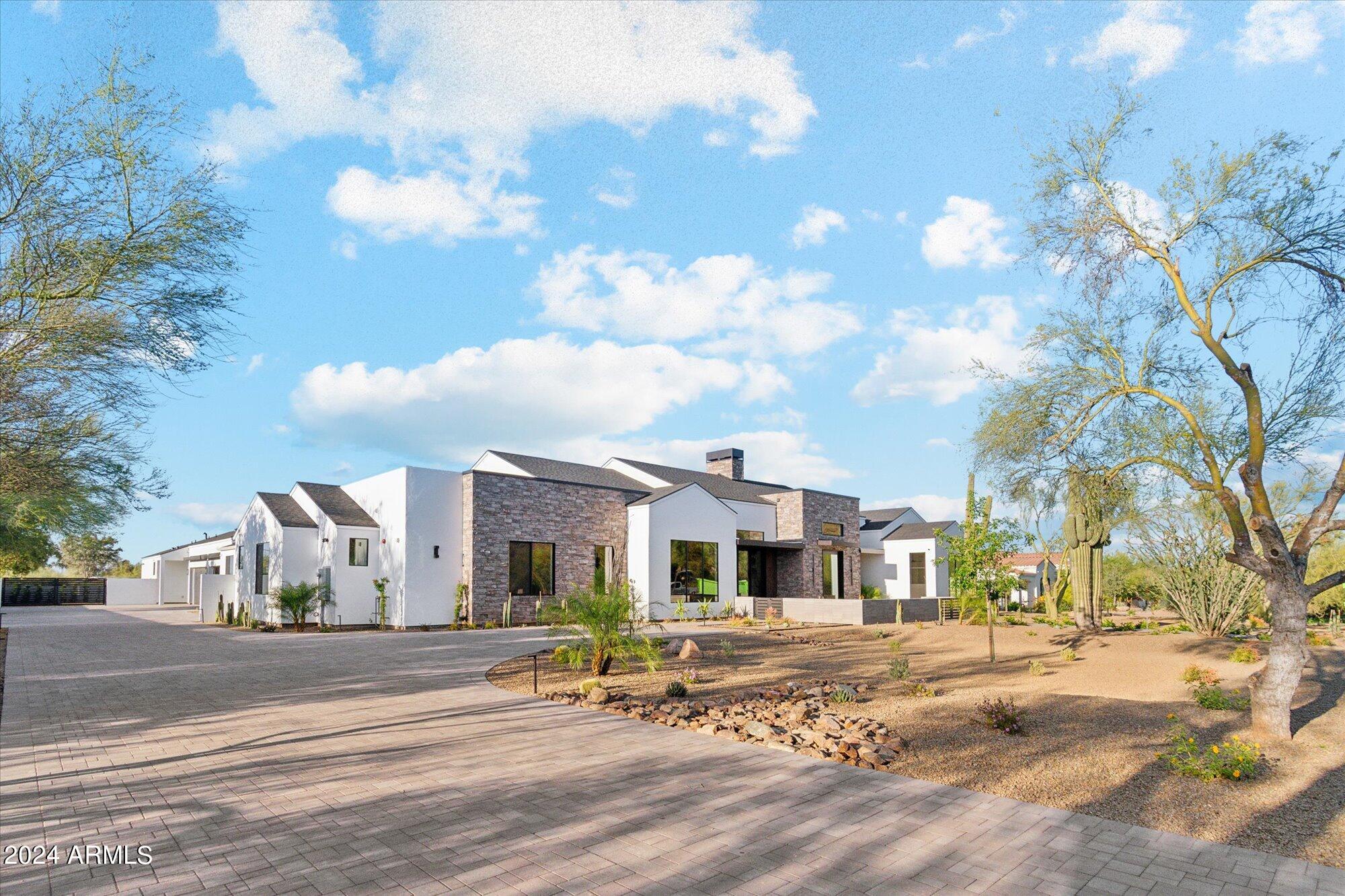 4116 East Mountain View Road Phoenix, AZ 85028 - Photo 6 of 100 004-DSC_4722