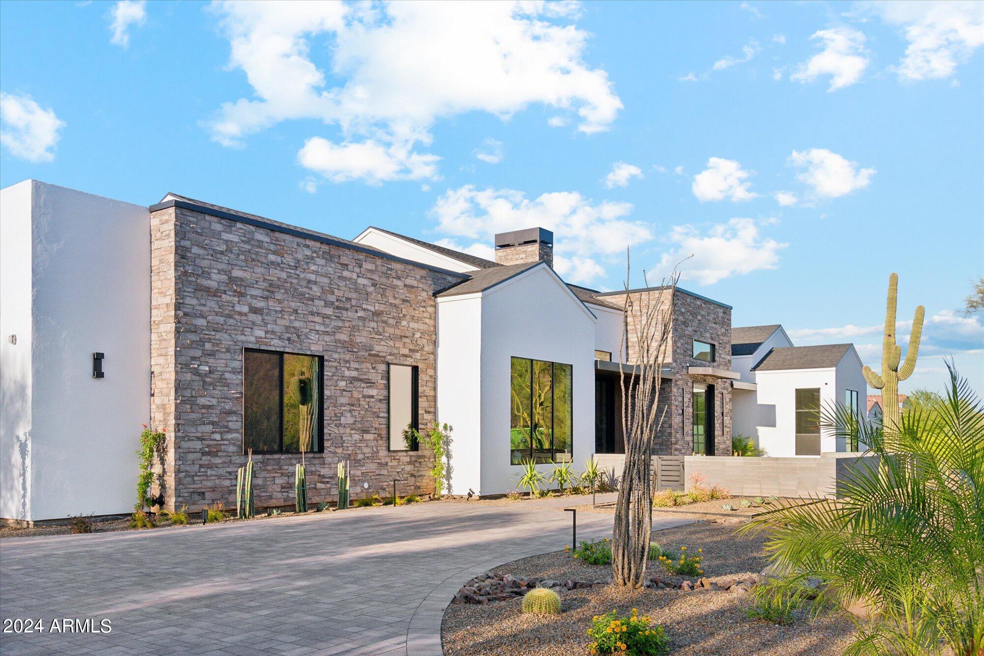 4116 East Mountain View Road Phoenix, AZ 85028 - Photo 7 of 100 005-DSC_4727