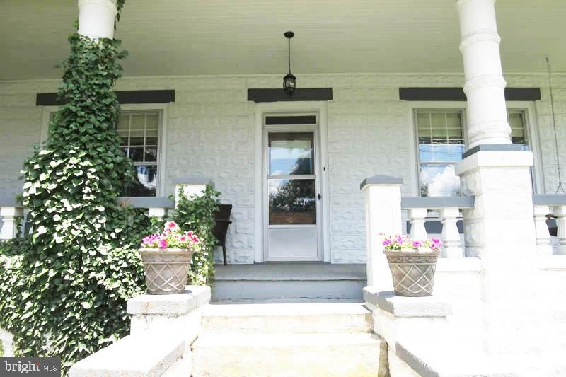 311 Valley Road Lancaster, PA 17601 - Photo 2 of 20