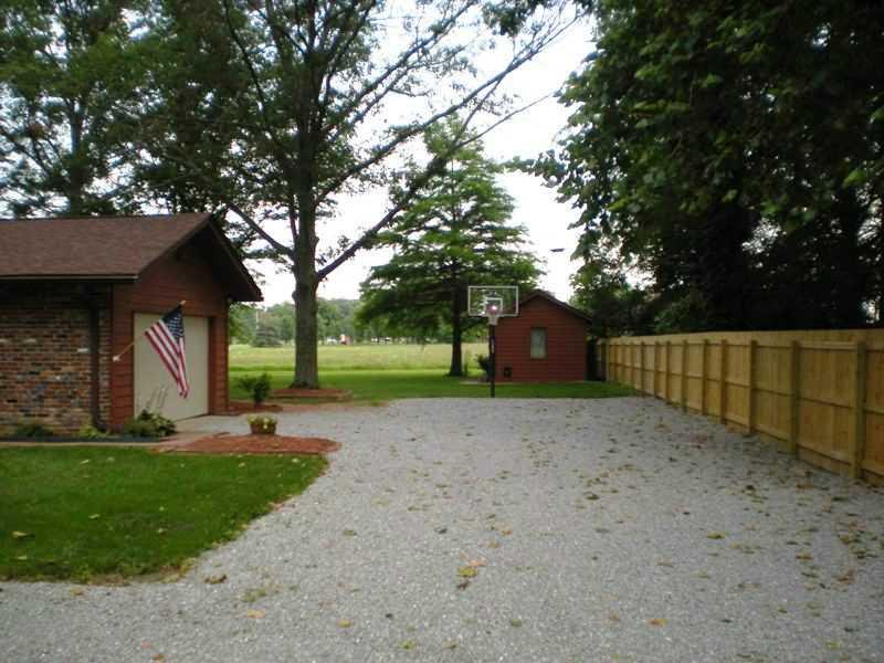 10639 Maze Road Indianapolis, IN 46259 - Photo 3 of 22 Gallery Image 3