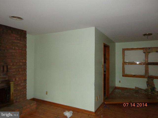 11008 Garrison Hollow Road Clear Spring, MD 21722 - Photo 7 of 30 a view of an empty room