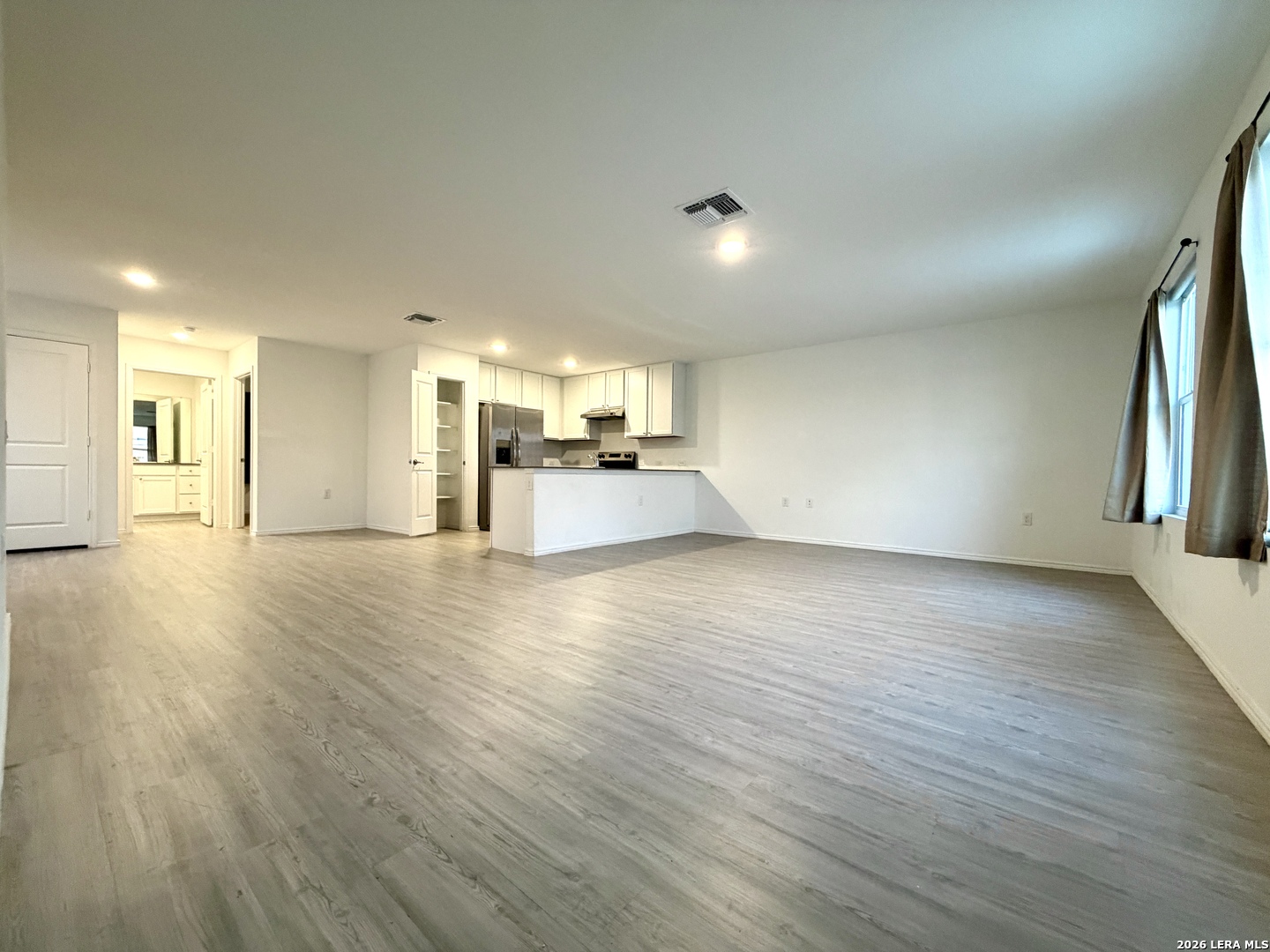 1123 Janzen Road San Antonio, TX 78221 - Photo 3 of 35 Gallery Image 3
