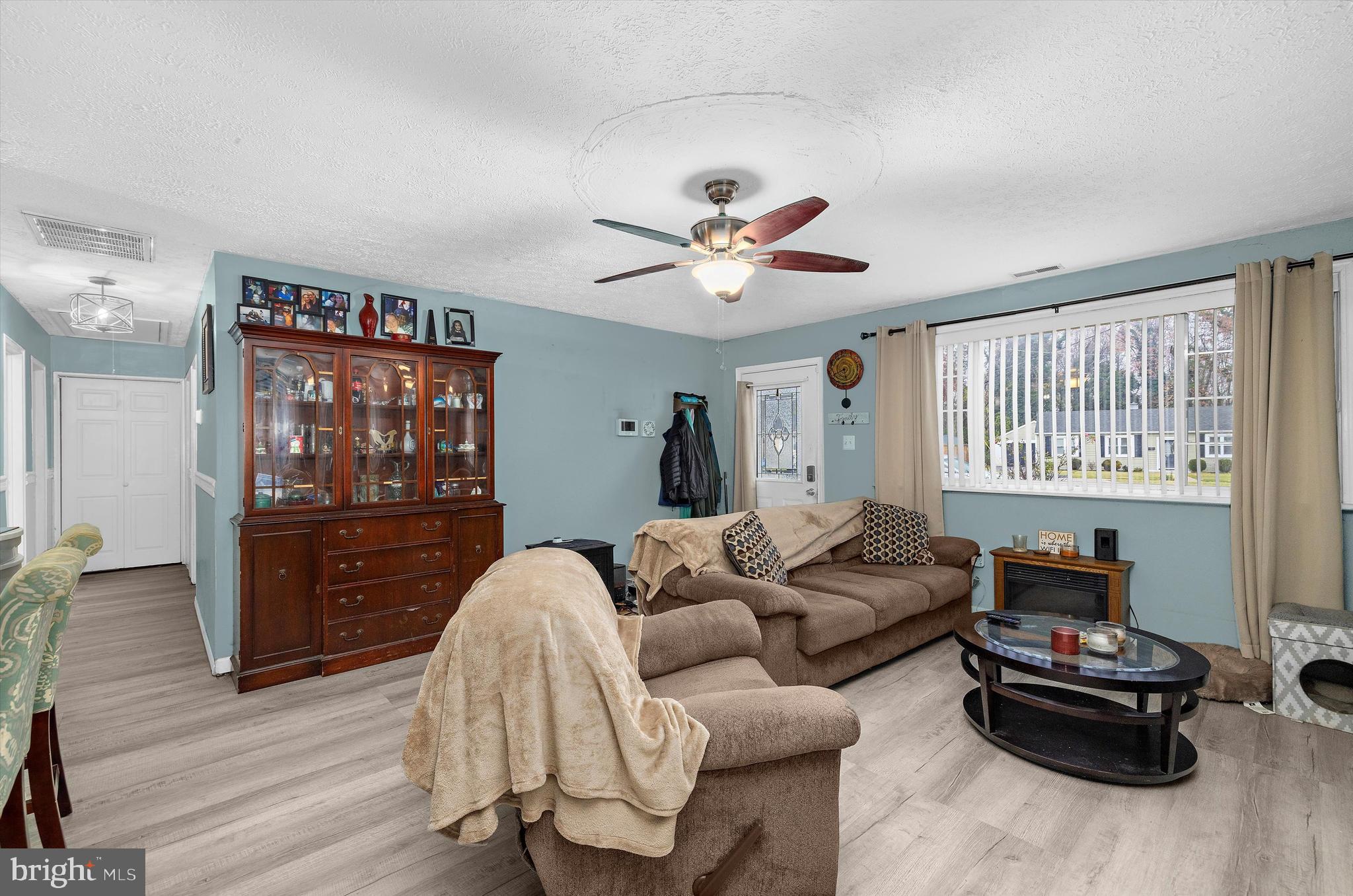 1921 Norwich Road Glen Burnie, MD 21061 - Photo 7 of 37 a living room with furniture and a window