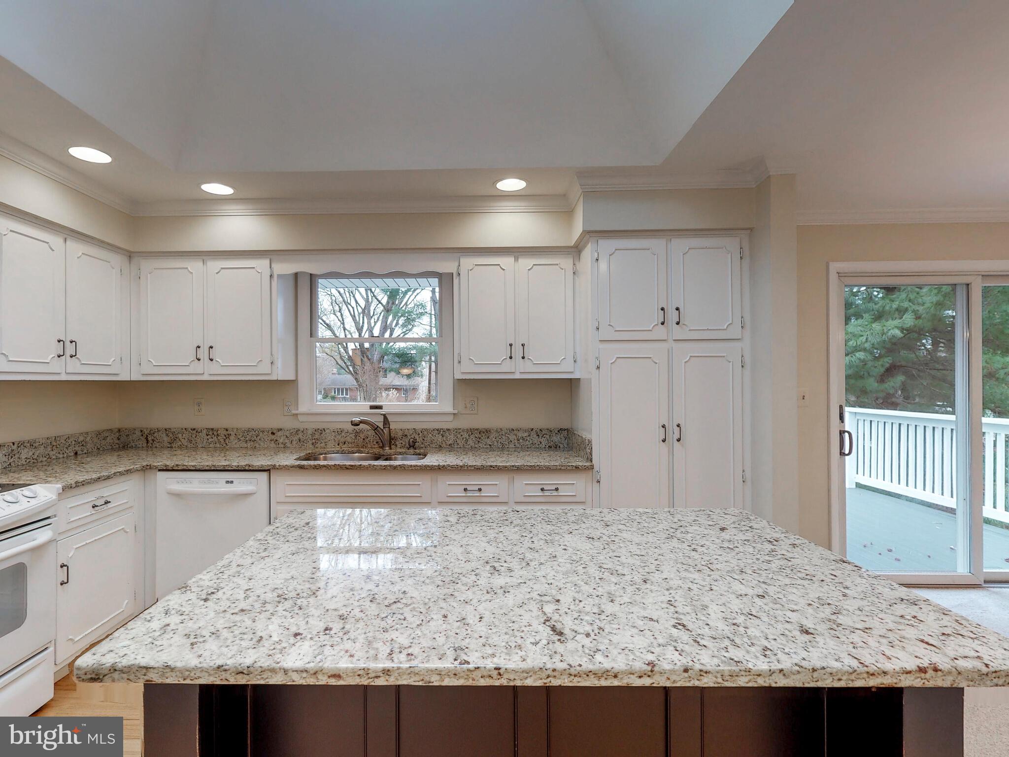 2628 Thornbrook Road Ellicott City, MD 21042 - Photo 13 of 38 Updated Granite Counters