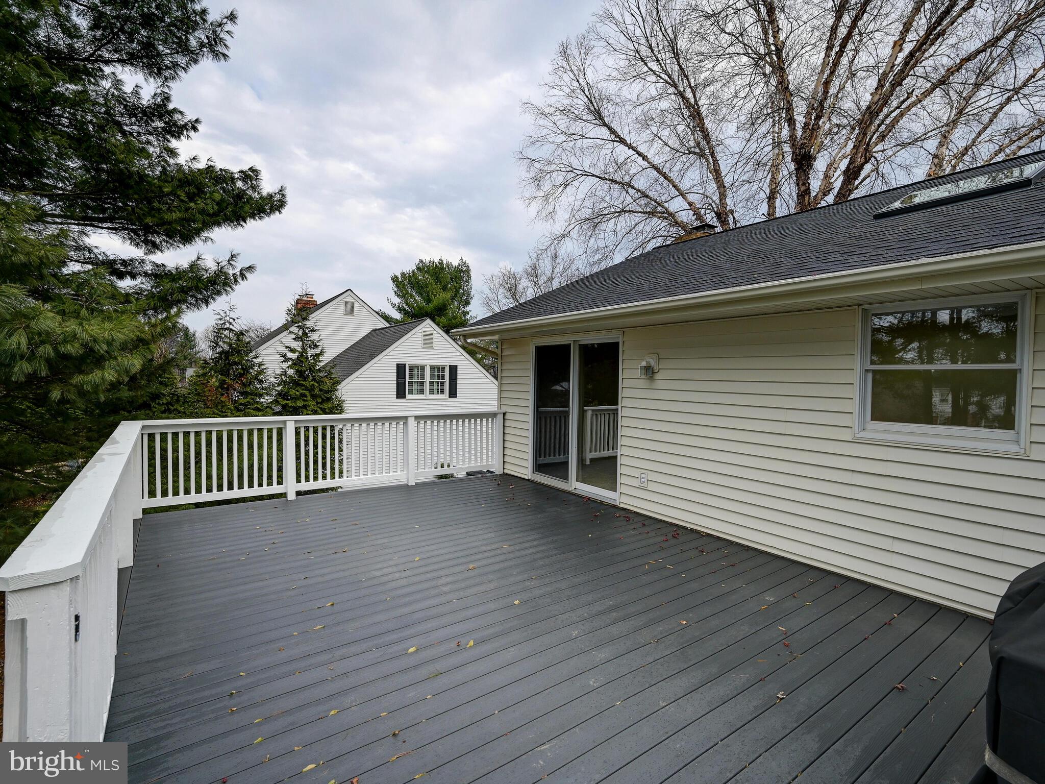 2628 Thornbrook Road Ellicott City, MD 21042 - Photo 31 of 38 Expansive Deck