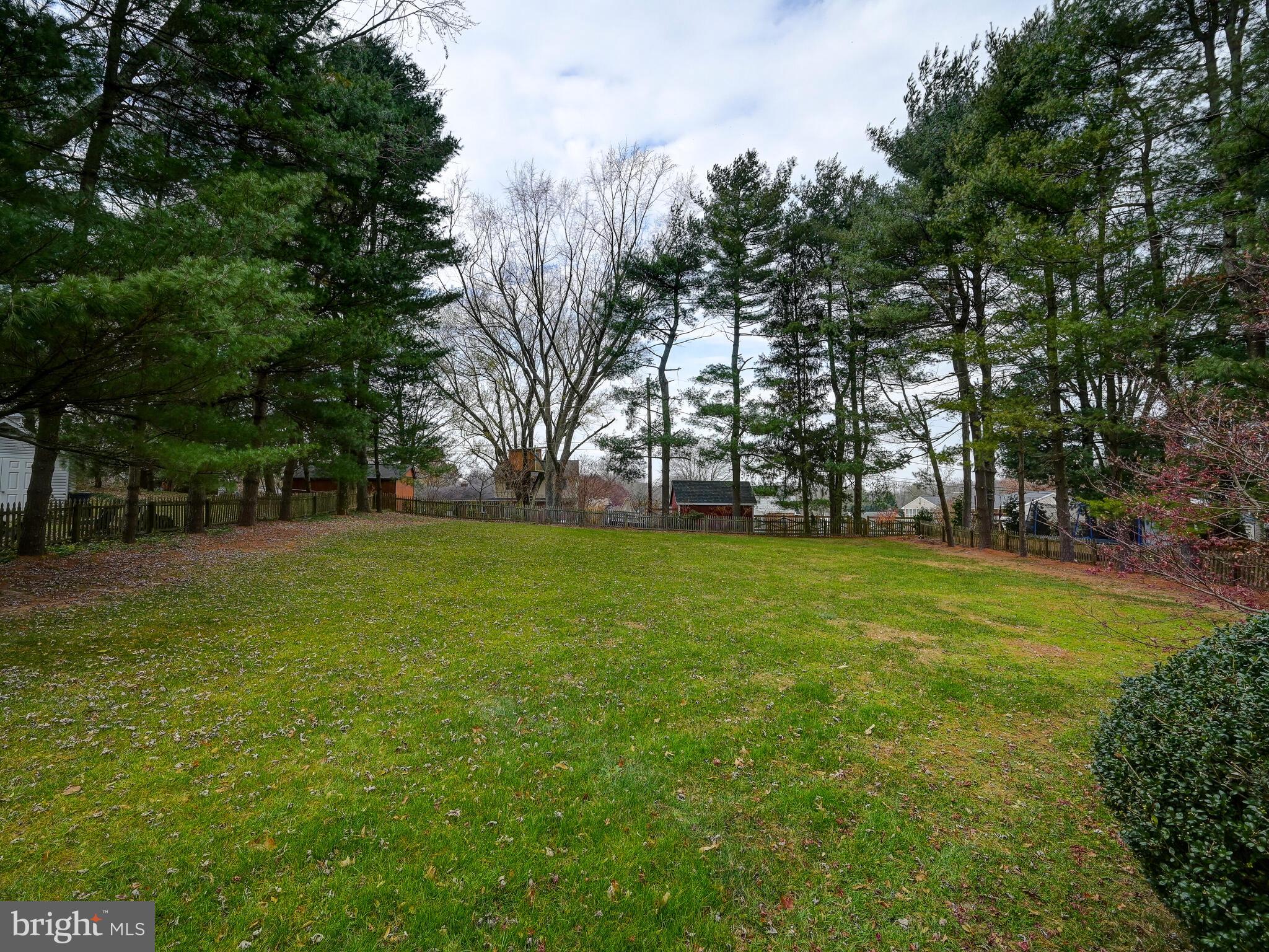 2628 Thornbrook Road Ellicott City, MD 21042 - Photo 35 of 38 Rear Yard
