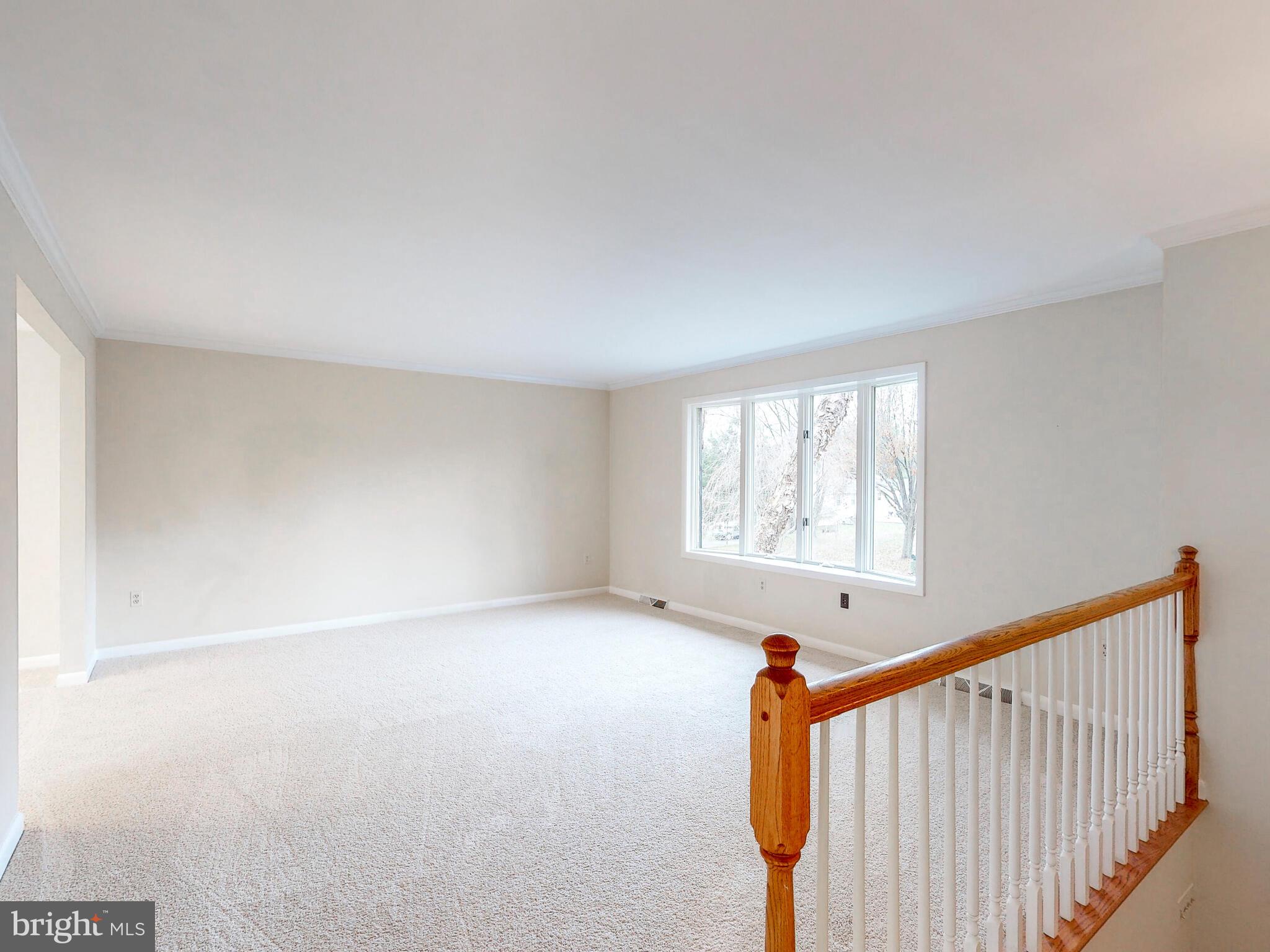 2628 Thornbrook Road Ellicott City, MD 21042 - Photo 7 of 38 Spacious Living Room