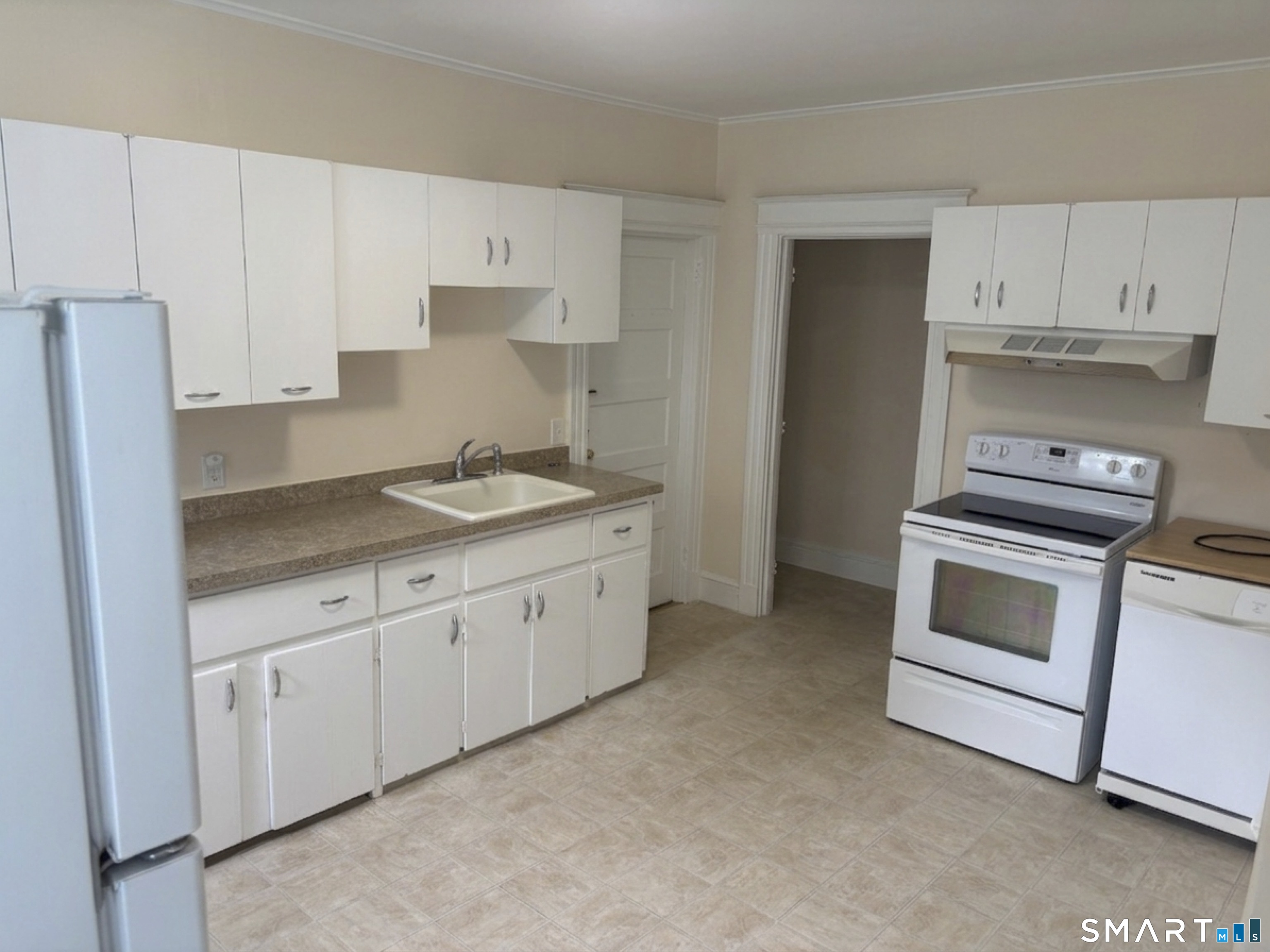 595 North Main Street Suffield, CT 06078 - Photo 12 of 33 2nd Floor