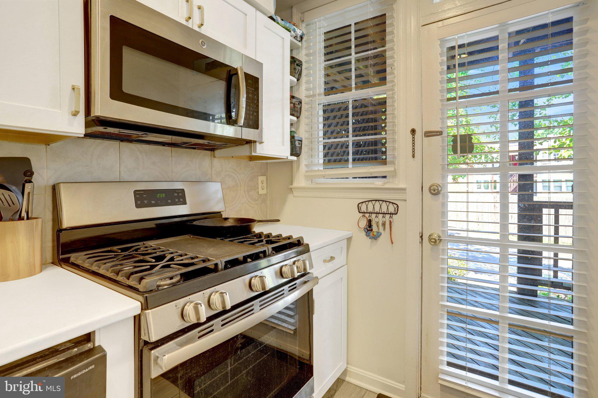 3 Russell Road, Unit 3B Alexandria, VA 22301 - Photo 13 of 30