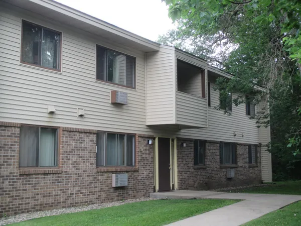 $800 | 124 4th Avenue, Unit 4, Miltona, MN 56354