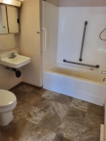 $800 | 124 4th Avenue, Unit 4, Miltona, MN 56354