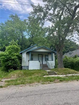 $8,900 | 802 East Russell Avenue, Flint, MI 48505