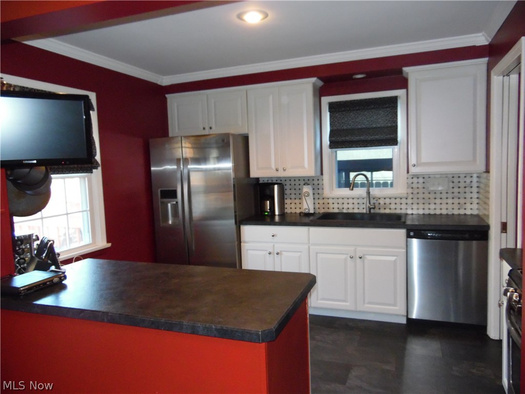 1428 Haverston Road Lyndhurst, OH 44124 - Photo 8 of 25