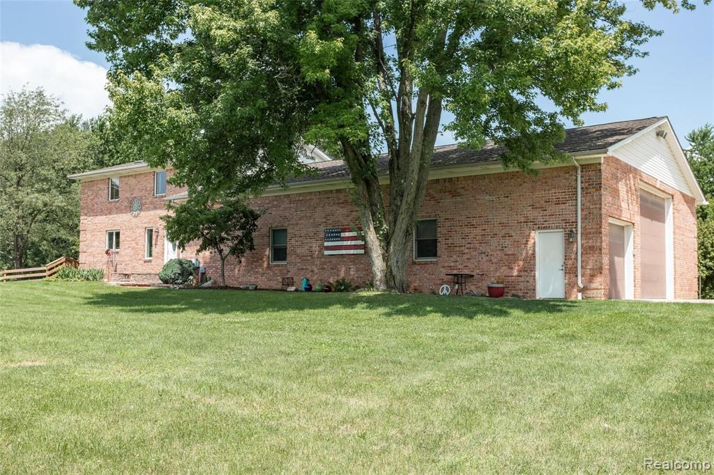 6170 Pingree Road Howell, MI 48843 - Photo 1 of 53