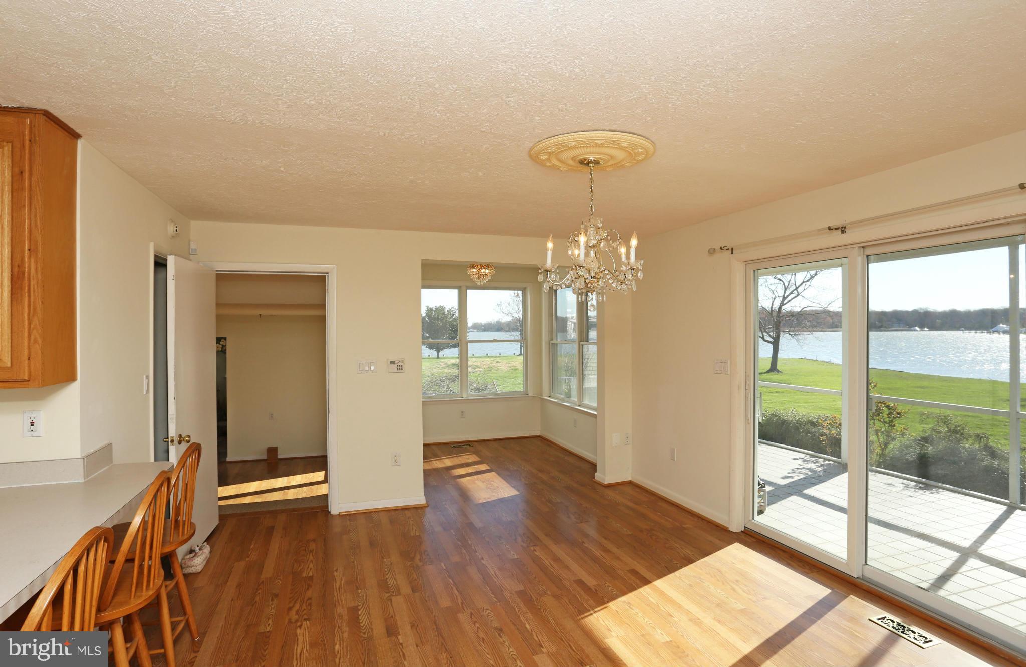 8131 Orchard Point Road Pasadena, MD 21122 - Photo 18 of 30 Dining Room