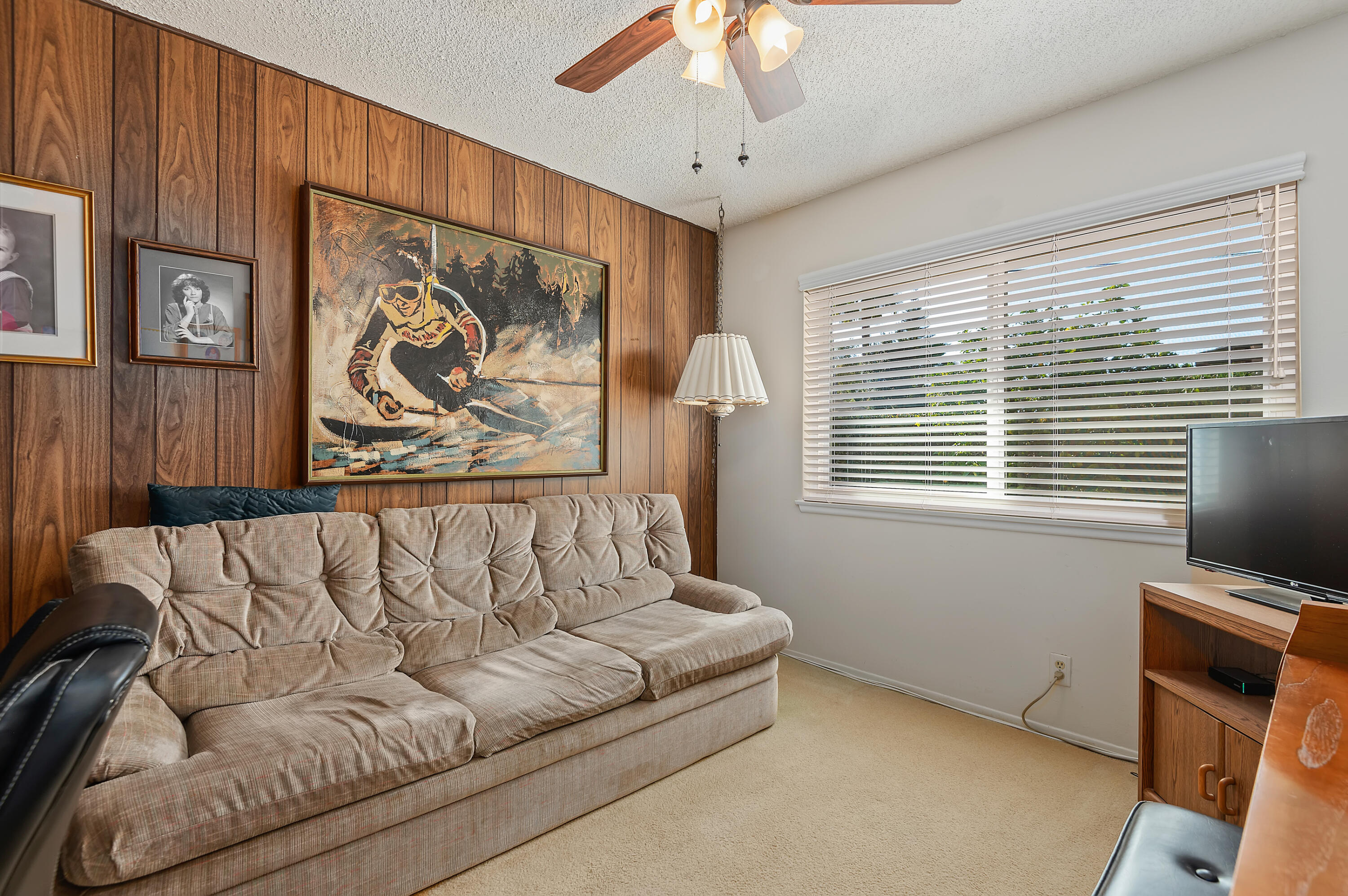 543 Las Perlas Drive Santa Barbara, CA 93111 - Photo 11 of 20 11 - Bedroom 1