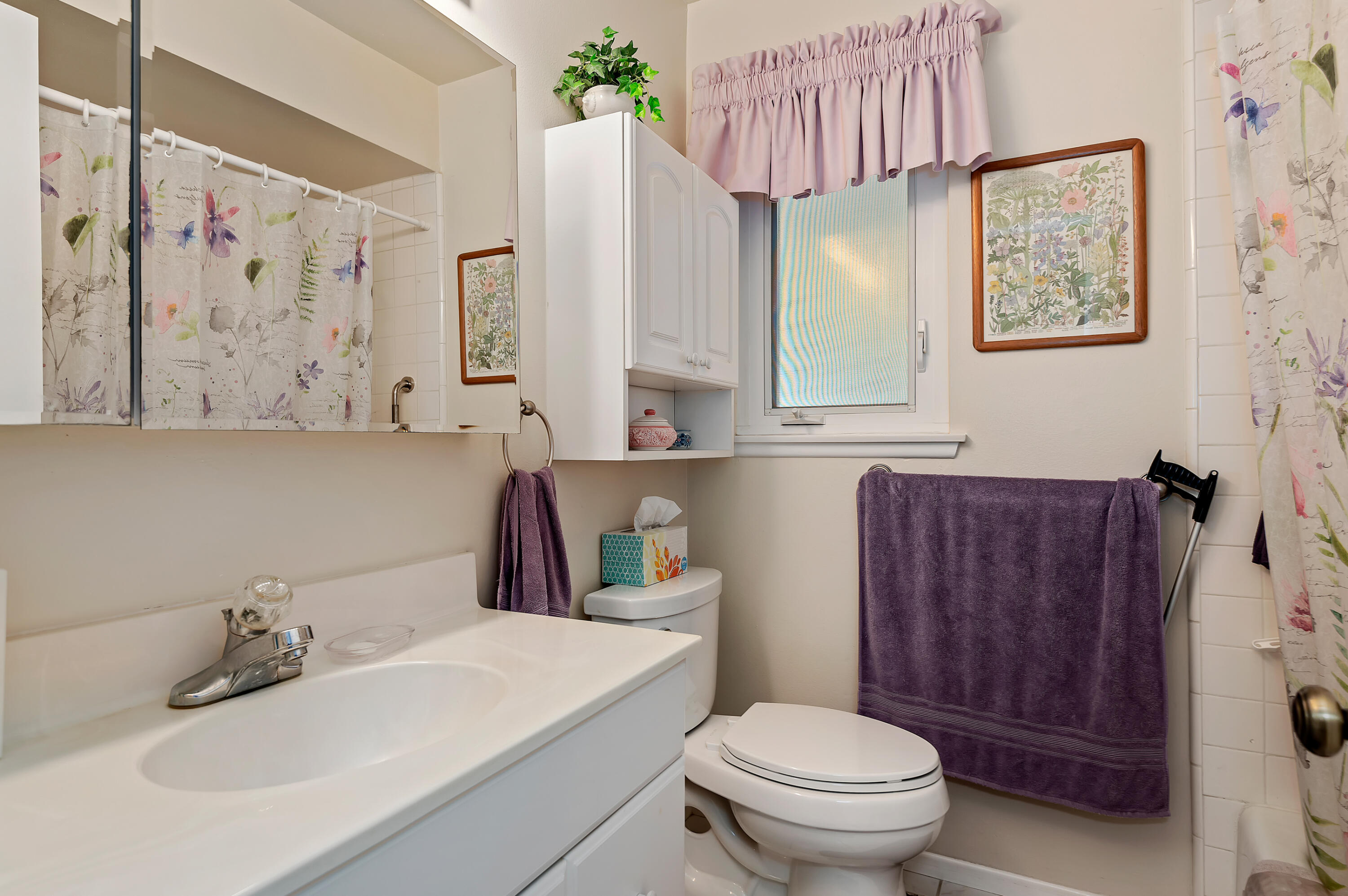 543 Las Perlas Drive Santa Barbara, CA 93111 - Photo 14 of 20 13 - Bathroom 1