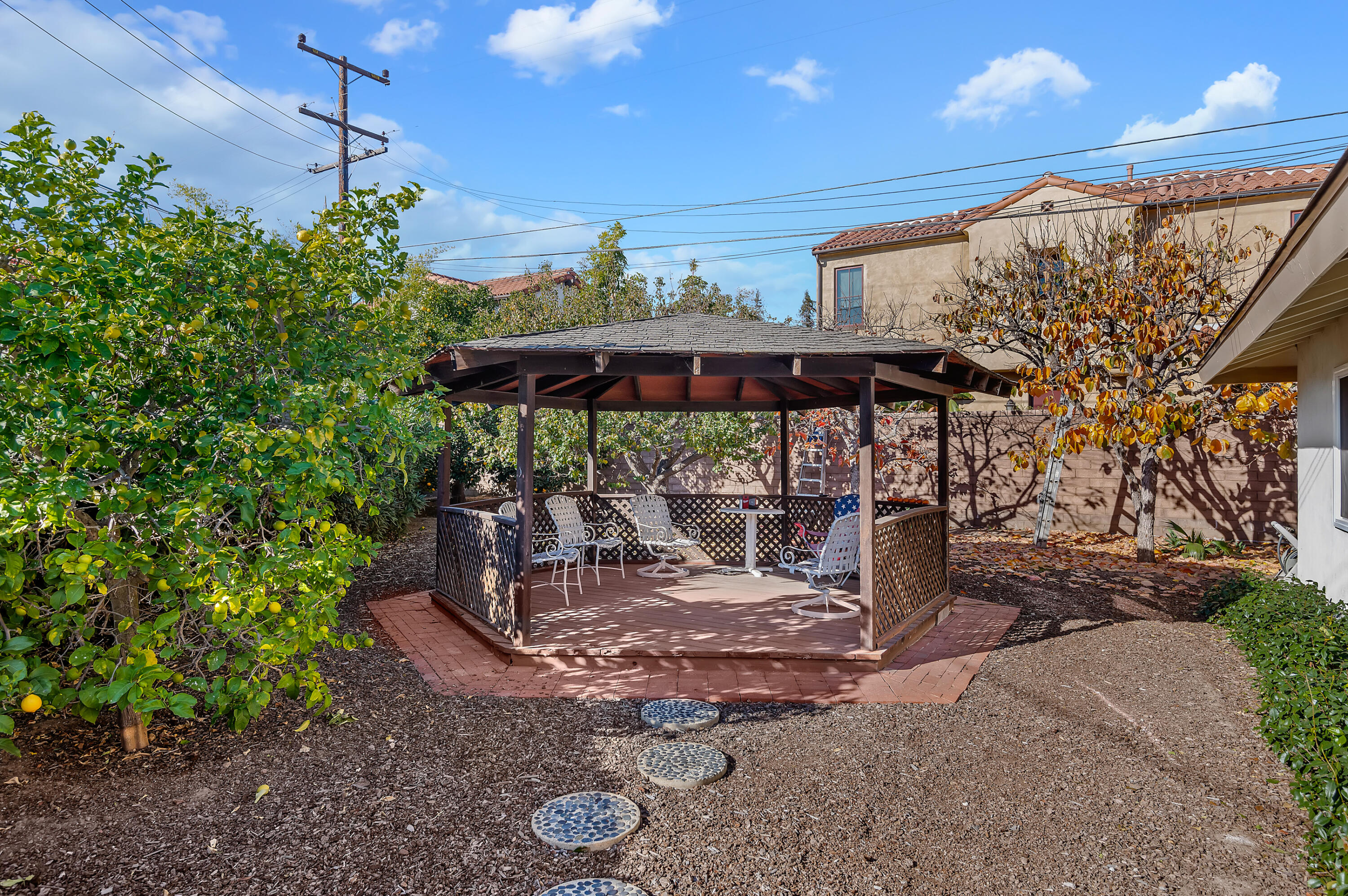 543 Las Perlas Drive Santa Barbara, CA 93111 - Photo 17 of 20 17 - Back Yard