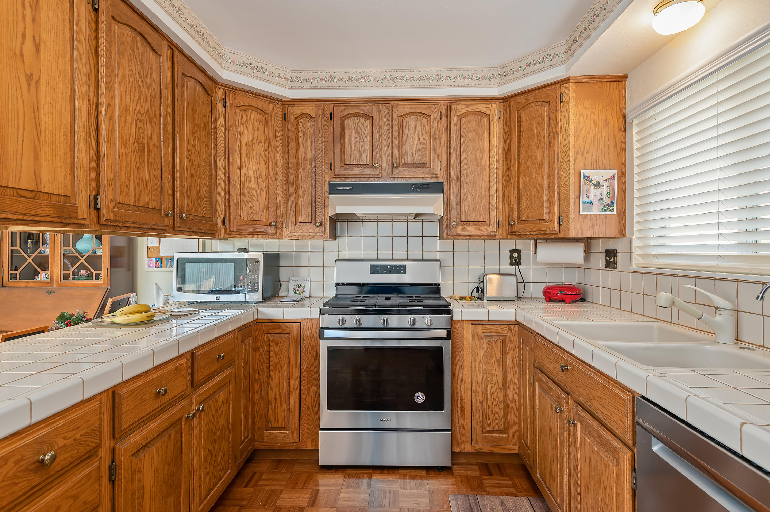 543 Las Perlas Drive Santa Barbara, CA 93111 - Photo 7 of 20 09 - Kitchen