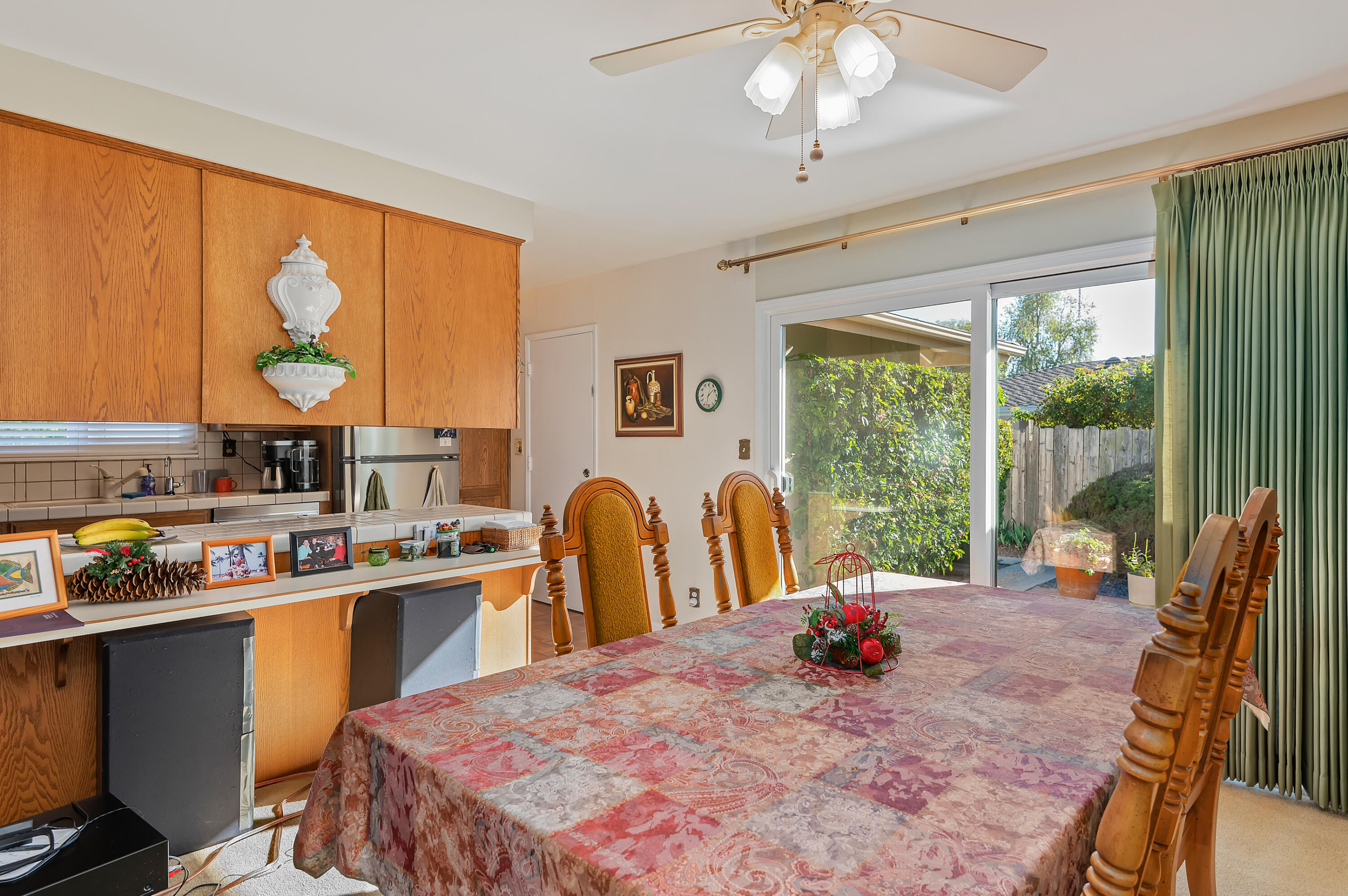 543 Las Perlas Drive Santa Barbara, CA 93111 - Photo 9 of 20 08 - Dining - Kitchen