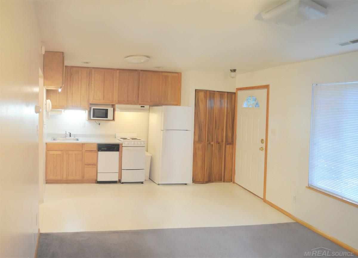 20322 15 Mile Road Clinton Township, MI 48035 - Photo 2 of 4 50030802-1.JPG