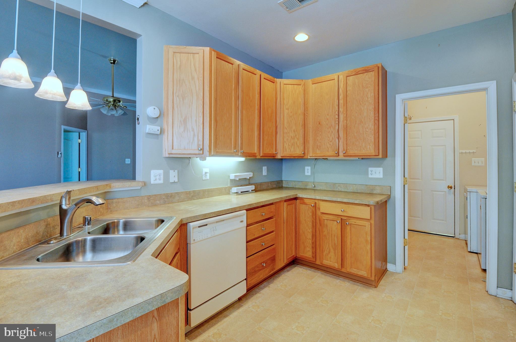 223 Spanish Oak Road Stephens City, VA 22655 - Photo 26 of 48 Kitchen