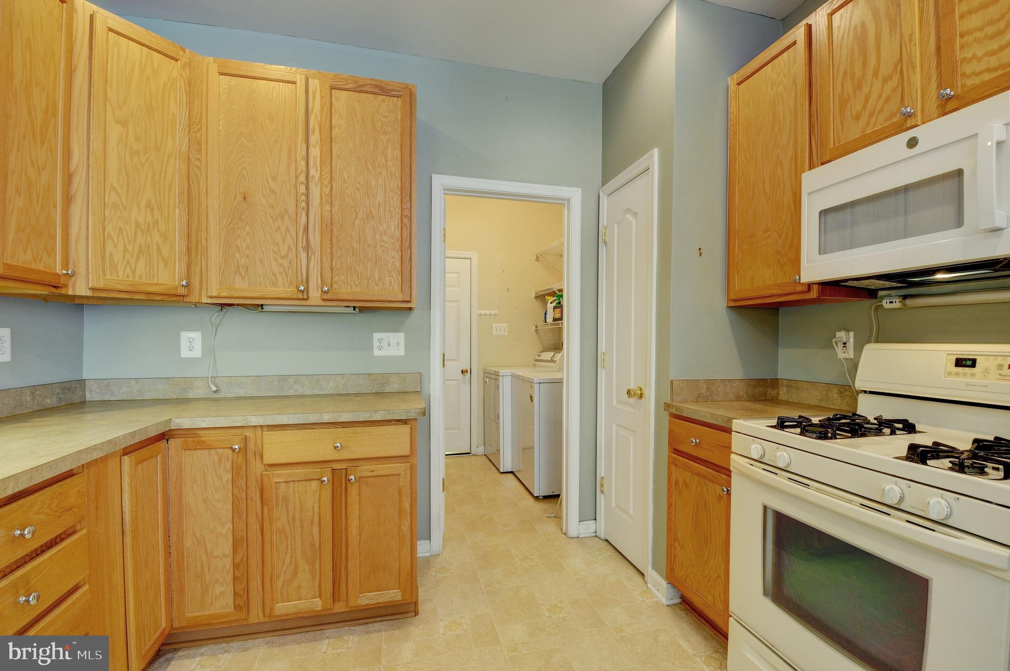 223 Spanish Oak Road Stephens City, VA 22655 - Photo 30 of 48 Kitchen with access to garage