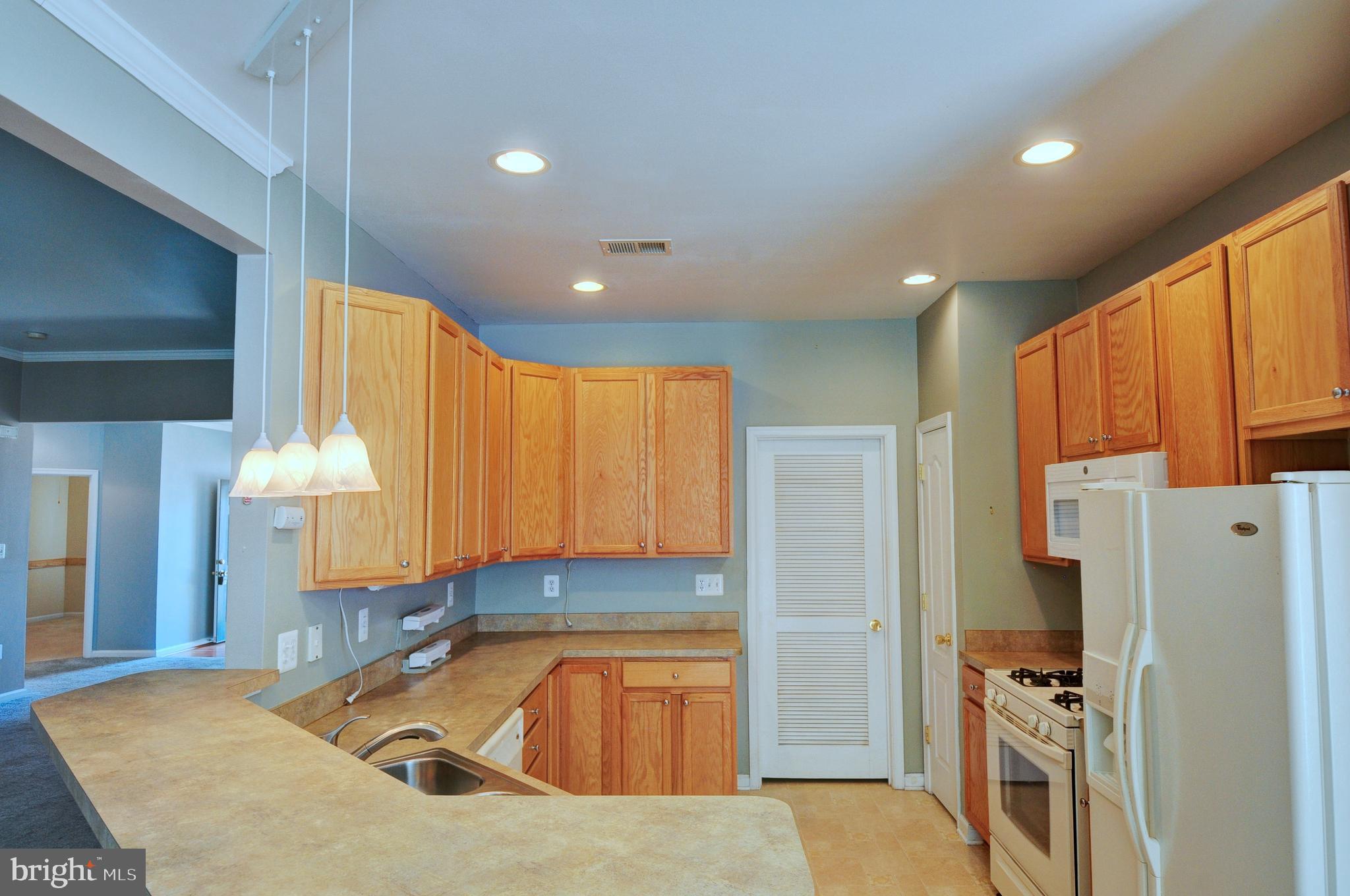 223 Spanish Oak Road Stephens City, VA 22655 - Photo 33 of 48 Kitchen