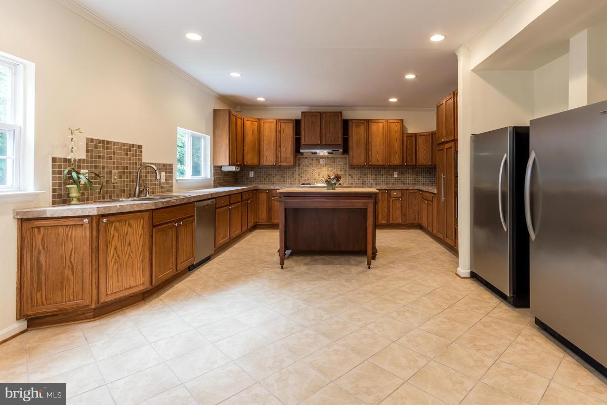 4917 Riding Ridge Court Laurel, MD 20707 - Photo 7 of 30 Huge Gourmet Kitchen w/Center Island