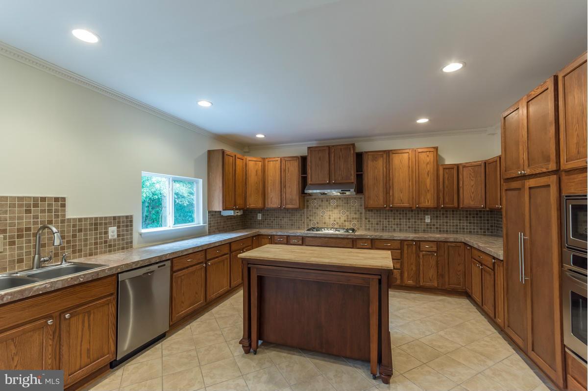 4917 Riding Ridge Court Laurel, MD 20707 - Photo 10 of 30 Kitchen