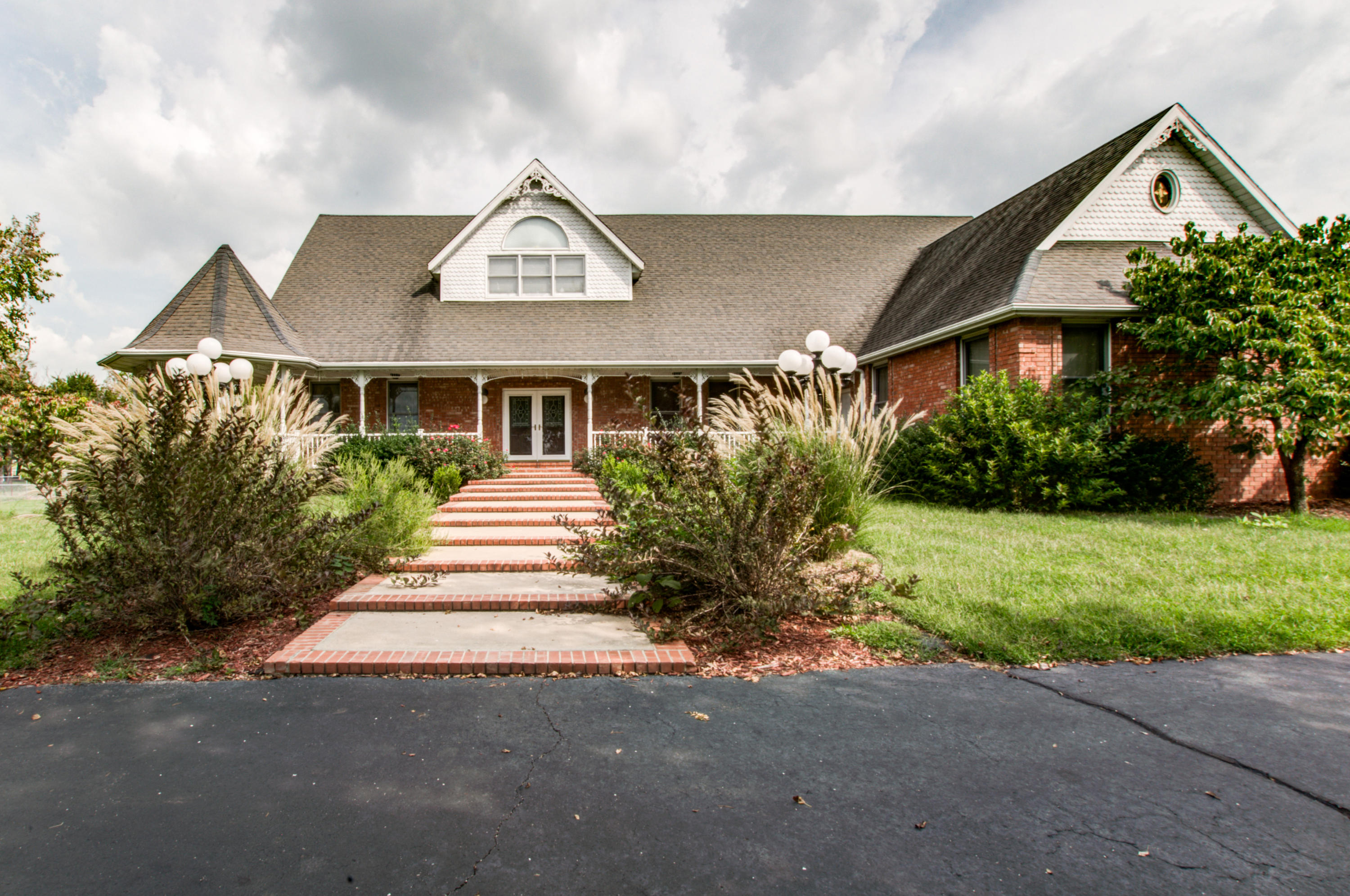 2176 Farm Road 1063 Monett, MO 65708 - Photo 1 of 1 DSC_3397_398_399_400_401