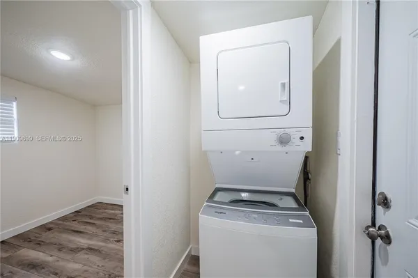a view of utility room