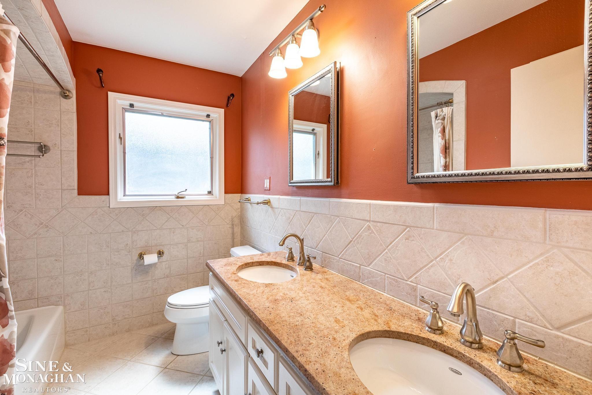 945 North Renaud Road Grosse Pointe Woods, MI 48236 - Photo 14 of 28