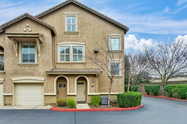 $419,000 | 5350 Dunlay Drive, Unit 2011, Sacramento, CA 95835